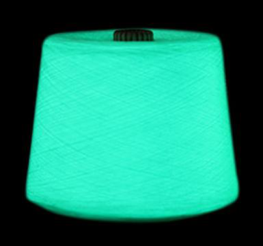 Filé de fibres discontinues lumineuses