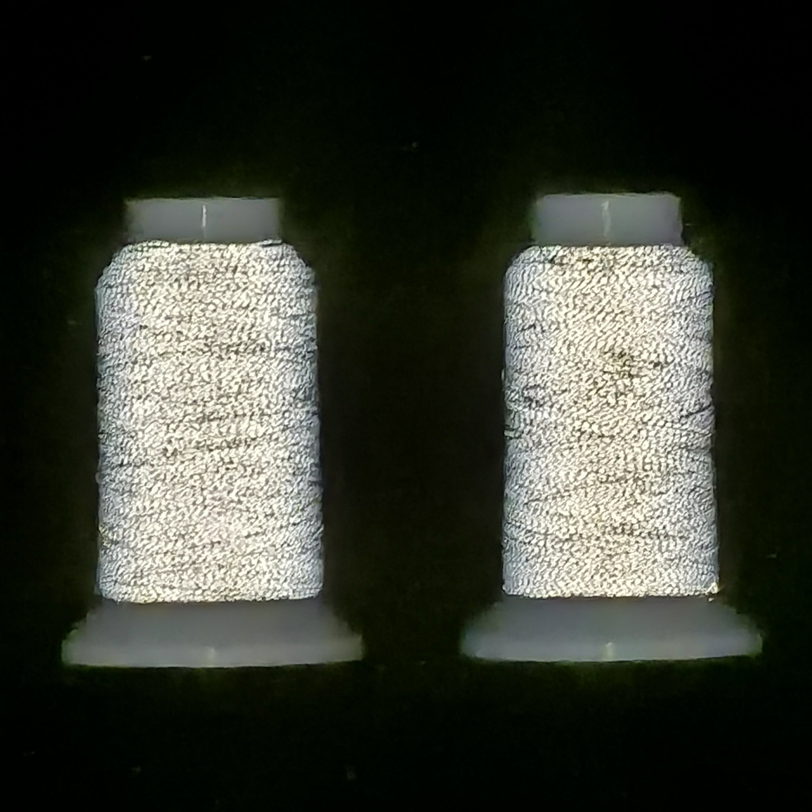 Reflective fabric sewing thread – Velve