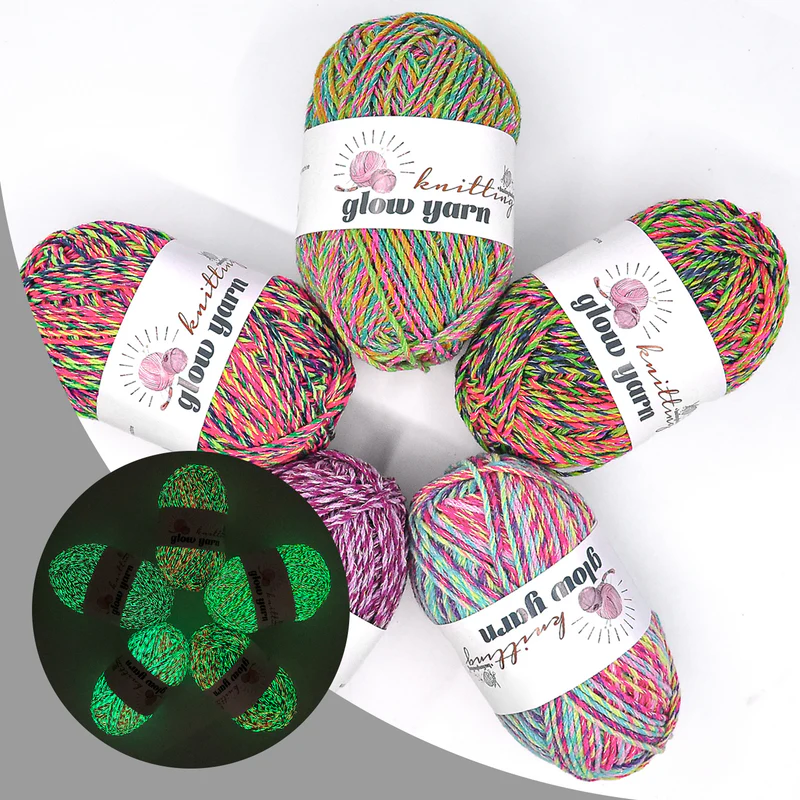 Fil à crocheter métallique fluorescent multicolore qui brille dans le noir